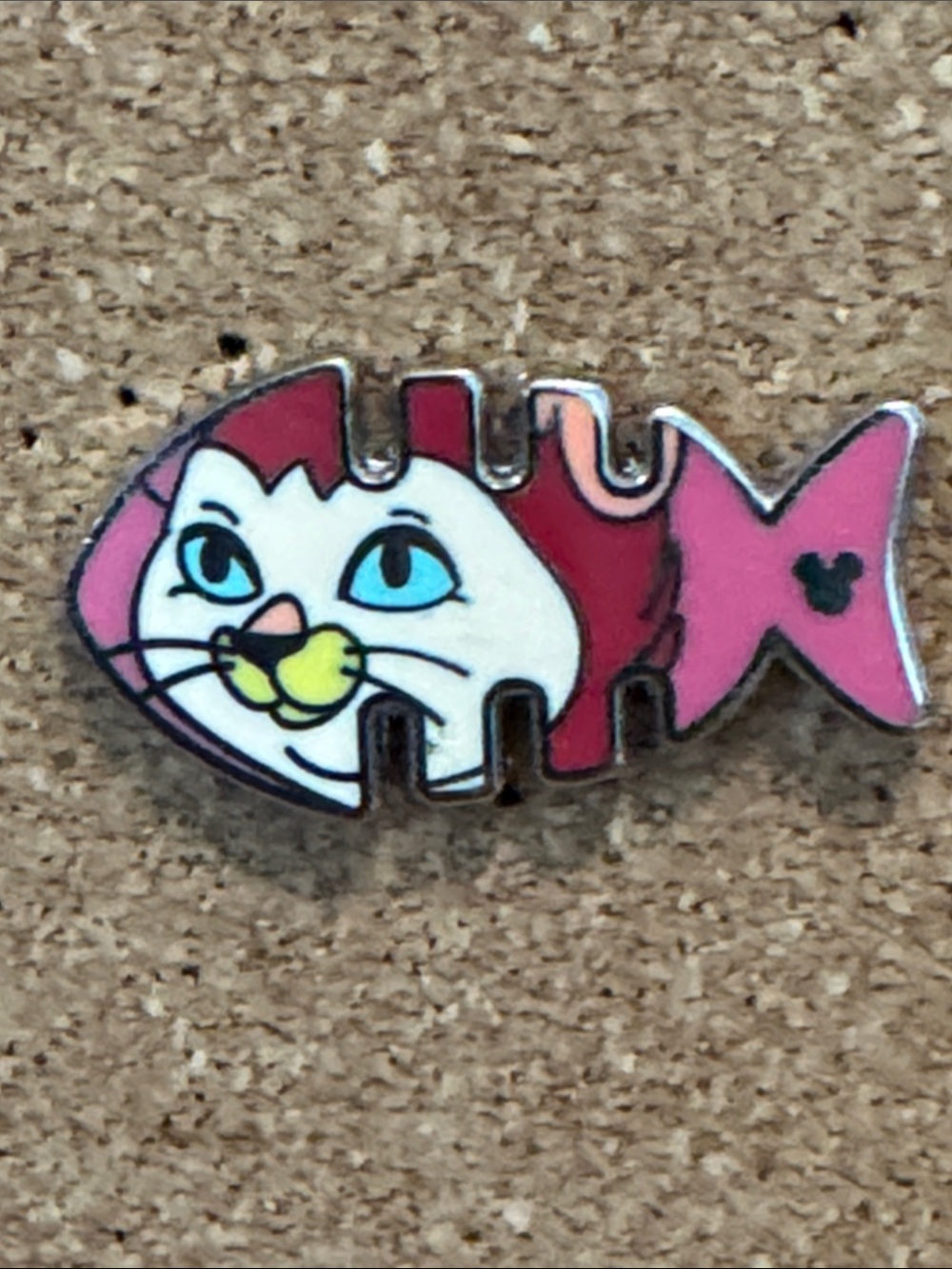 5/$25 Disney Alice In Wonderland Dinah Fishbone Pin
